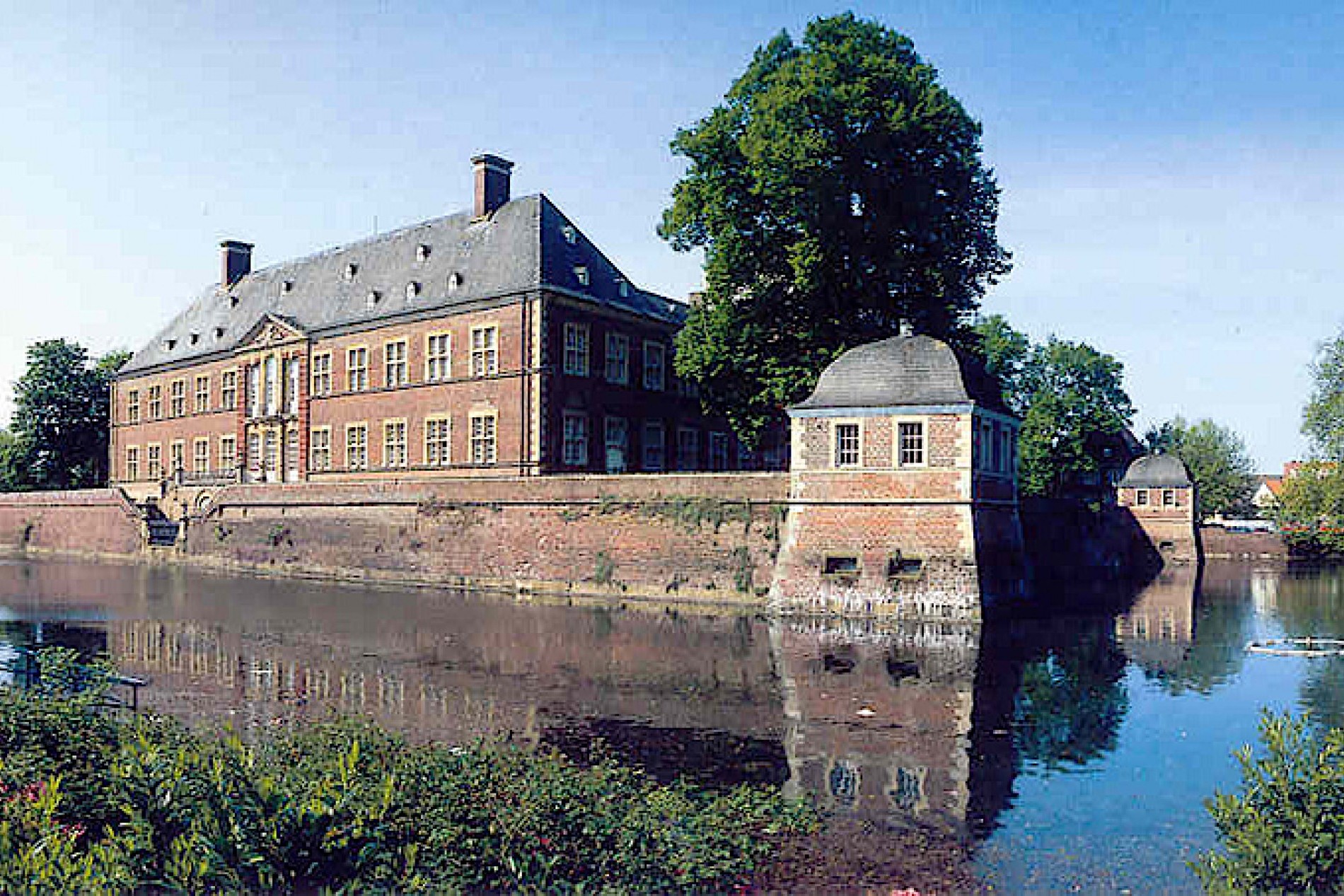 schlossAhaus01