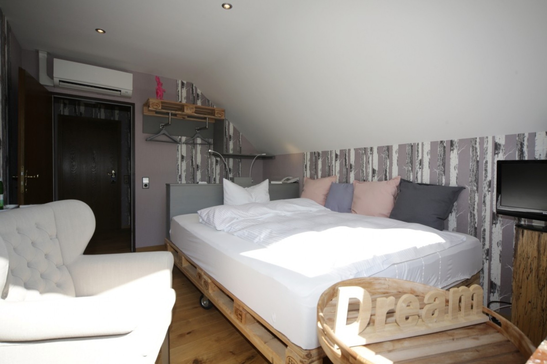 Doppelzimmer komfort Palettenzimmer
